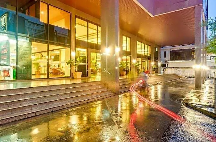 Omni Tower Sukhumvit Nana Direct 酒店 4*