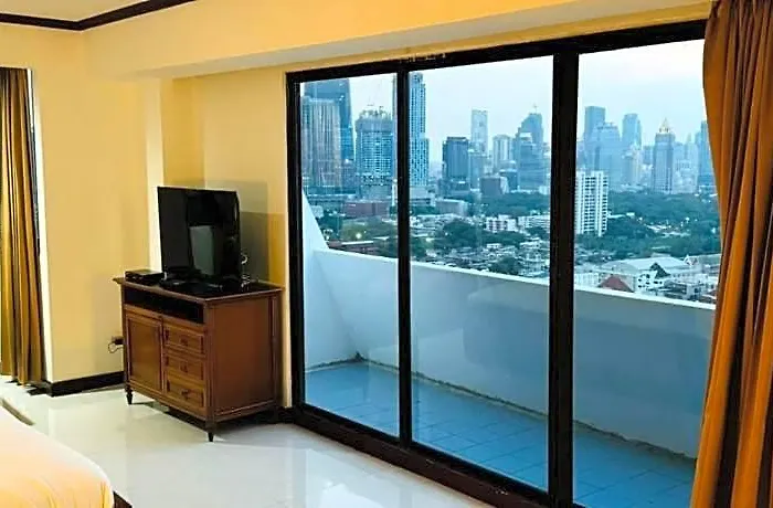Omni Tower Sukhumvit Nana Direct 酒店